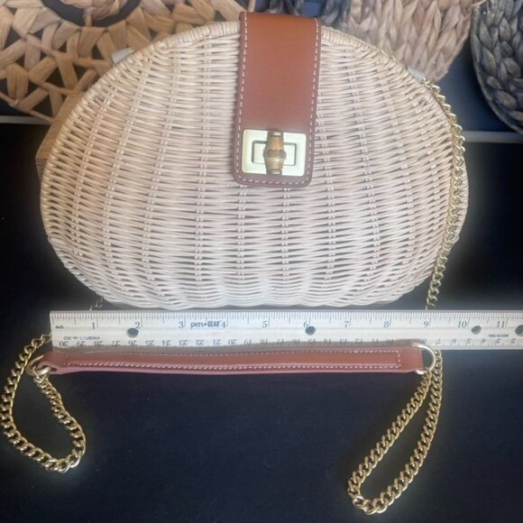 Talbots Clamshell Straw Crossbody Bag w/Leather Strap & Gold-Tone Chain - Picture 3 of 7